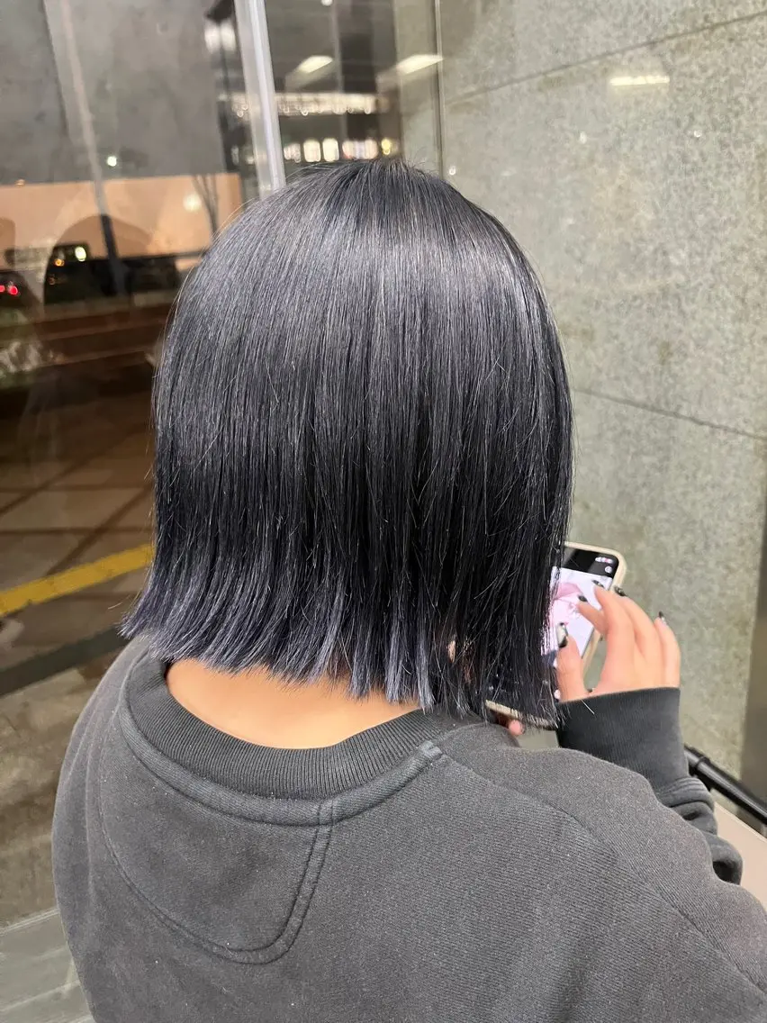 カラー 黒髪 ブルーカラー ブルーブラック ダブルカラー 秋山 美奈のヘアスタイル