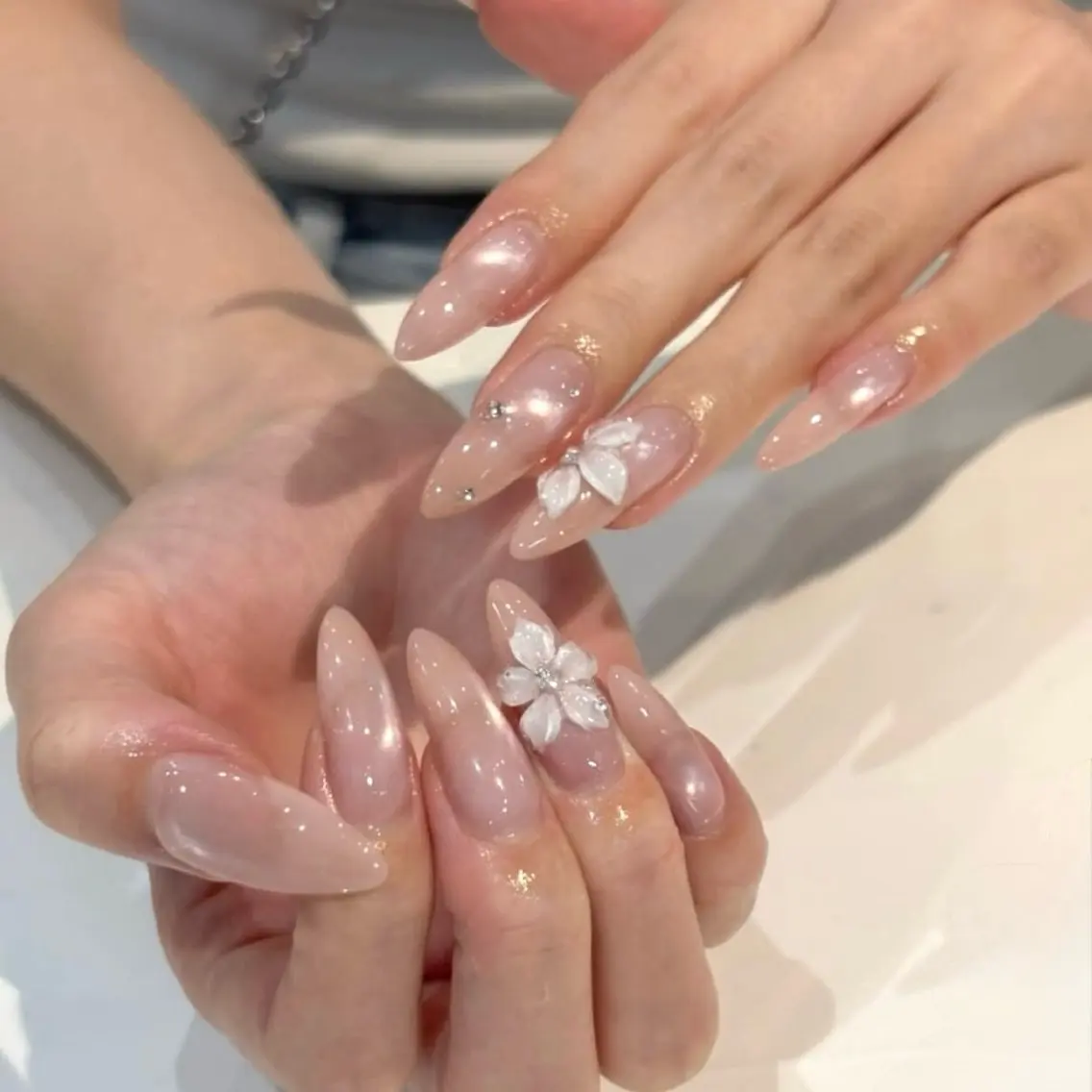 ネイル チークネイル ドット フットネイル フレンチネイル グラデーション ハンドネイル ハンドケア Nihonthy Nail 新宿のネイルデザイン