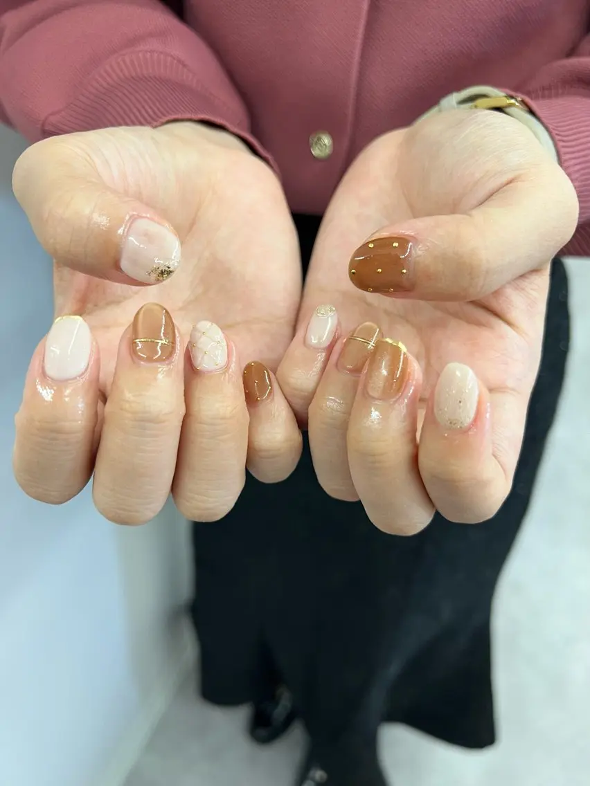 ネイル ブラウン フレンチネイル ジェルネイル マグネットネイル ニュアンスネイル ハンドネイル ハンドケア Bana_ Nailのネイルデザイン