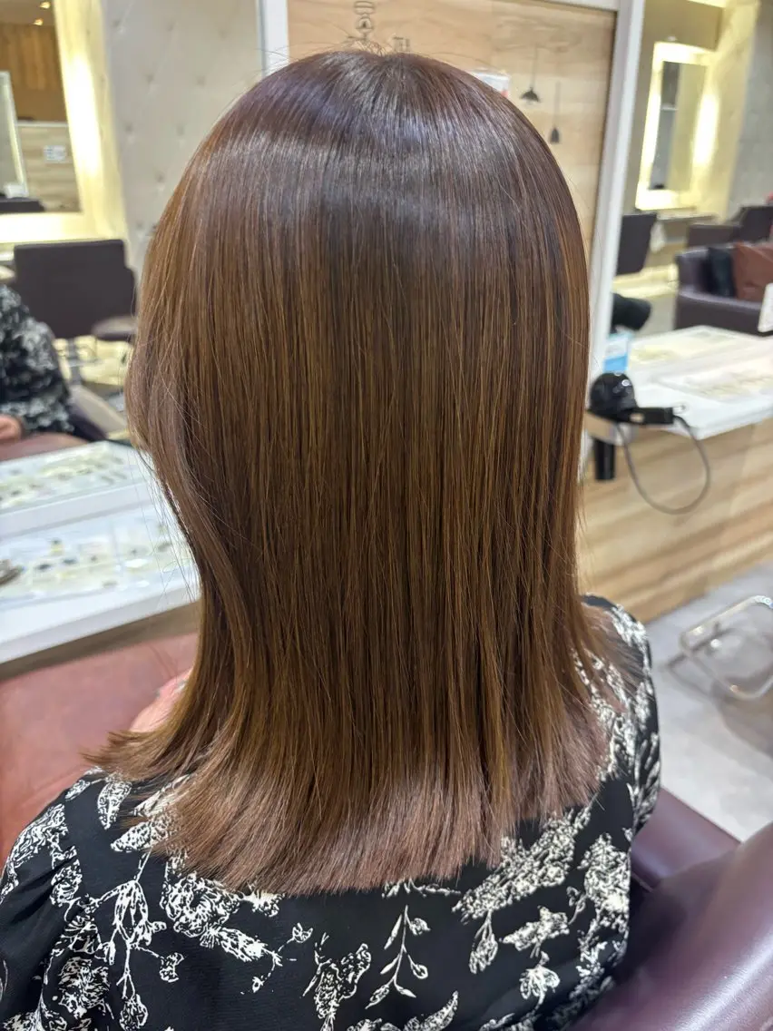 ミディアム カラー 長岡 明音のヘアスタイル