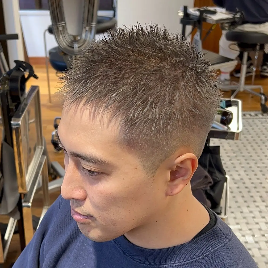 ショート カラー メンズ メンズブリーチ ブリーチ カット ヘアカラー メンズカット✂️ スキンフェード伊藤陸のヘアスタイル