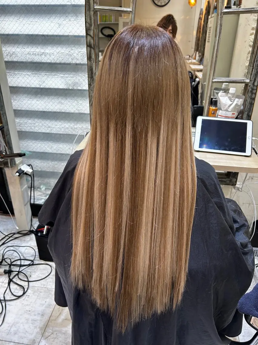 ロング カラー 佐伯 りょうのヘアスタイル