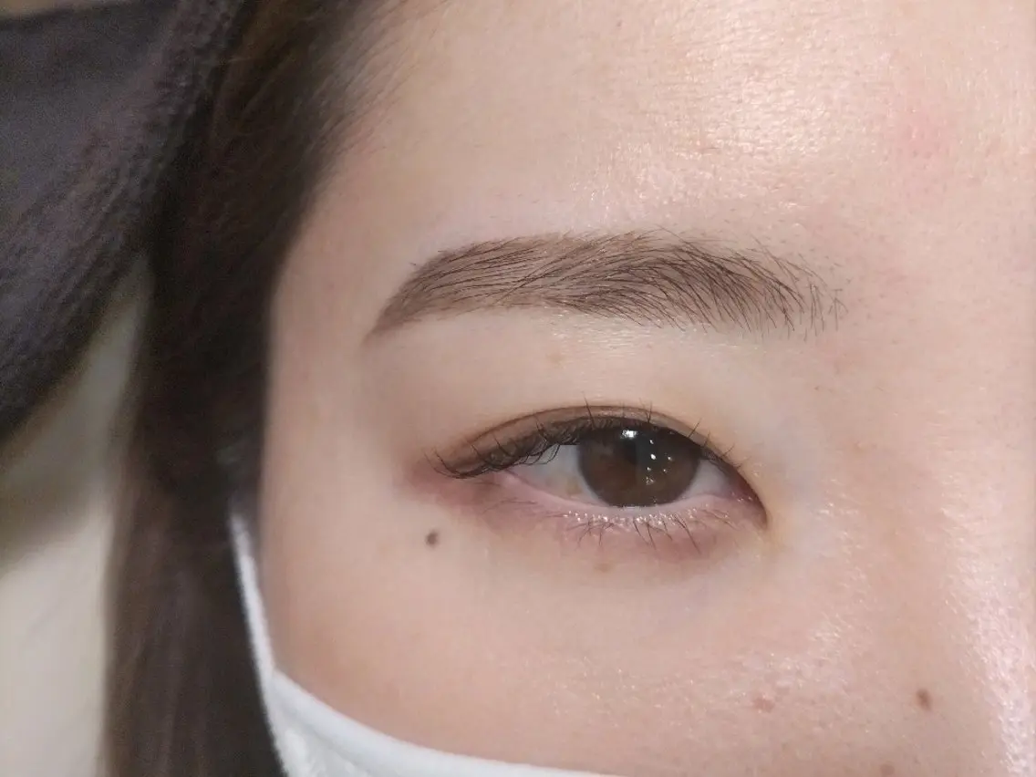 アイブロウ 眉毛ワックス脱毛 松下 奈津子のマツエク・マツパデザイン
