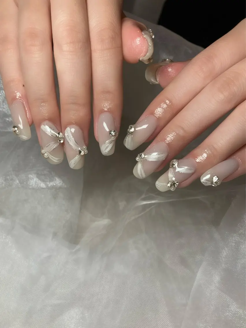 ネイル ハンドネイル elu .rhのネイルデザイン