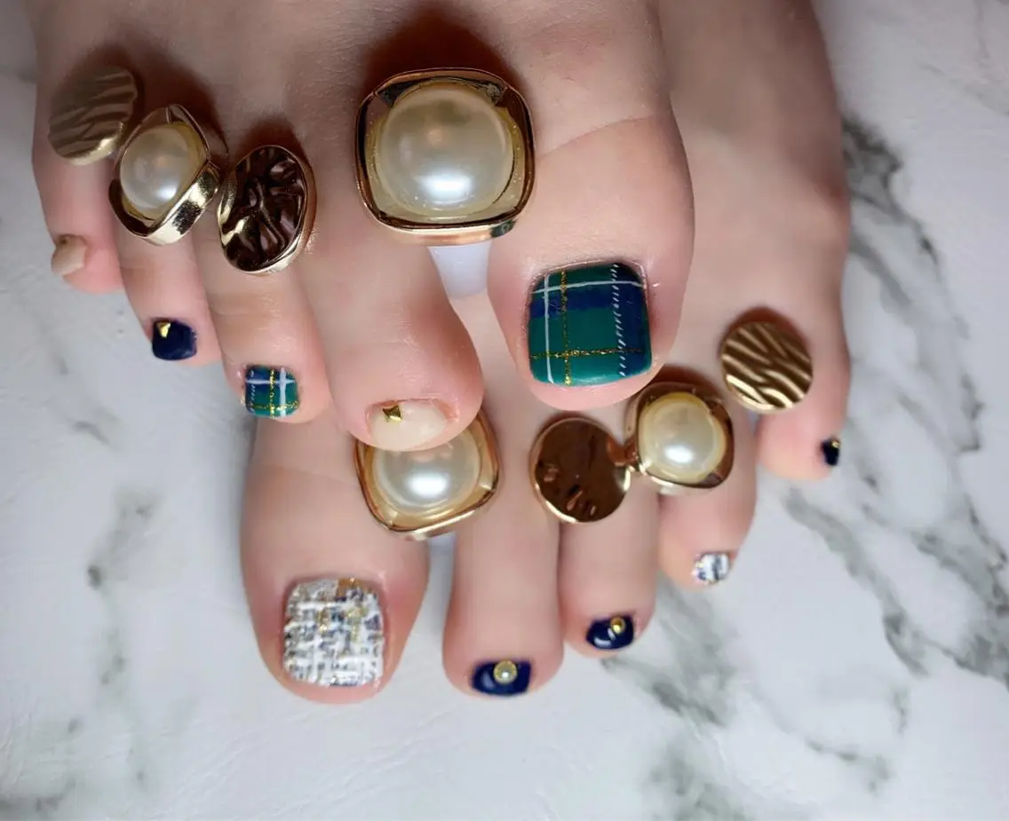 ネイル アニマル柄 アートネイル フットネイル ニュアンスネイル ネイルチップ x.1.0.nail ♡Cのネイルデザイン