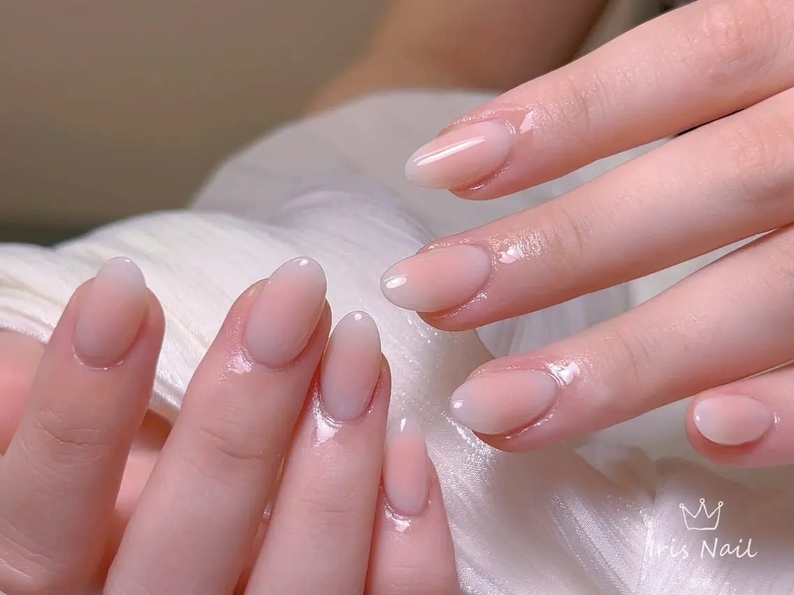 ネイル フレンチネイル ジェルネイル グラデーション 韓国ネイル マグネットネイル ハンドネイル 【長さ出し】 IRIS NAILのネイルデザイン
