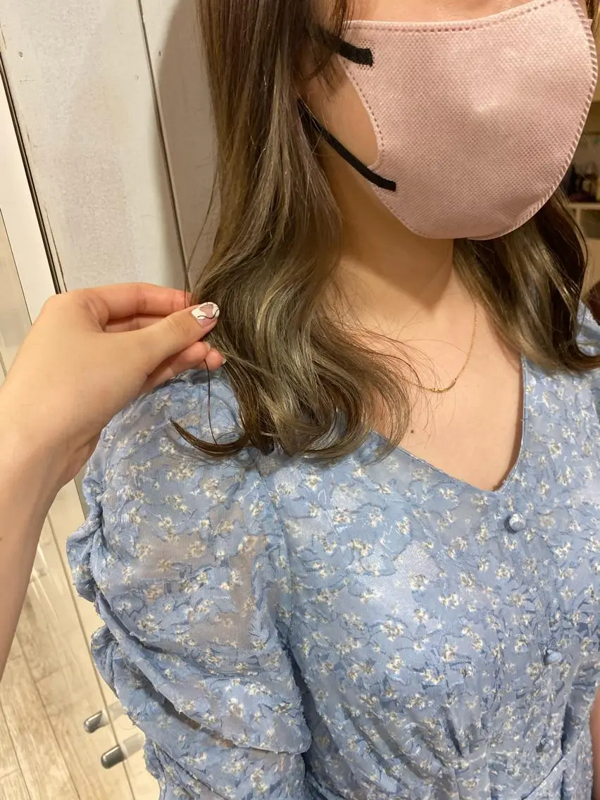 【 さりげないおしゃれ 🩰 】インナーカラー+カットの写真