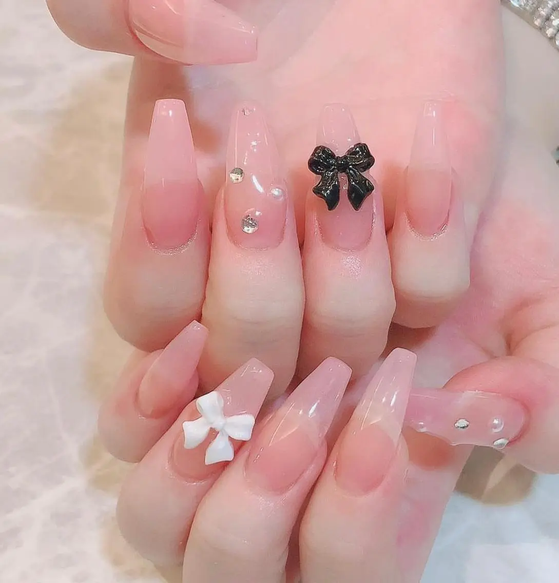 ネイル ハンドネイル リ サのネイルデザイン