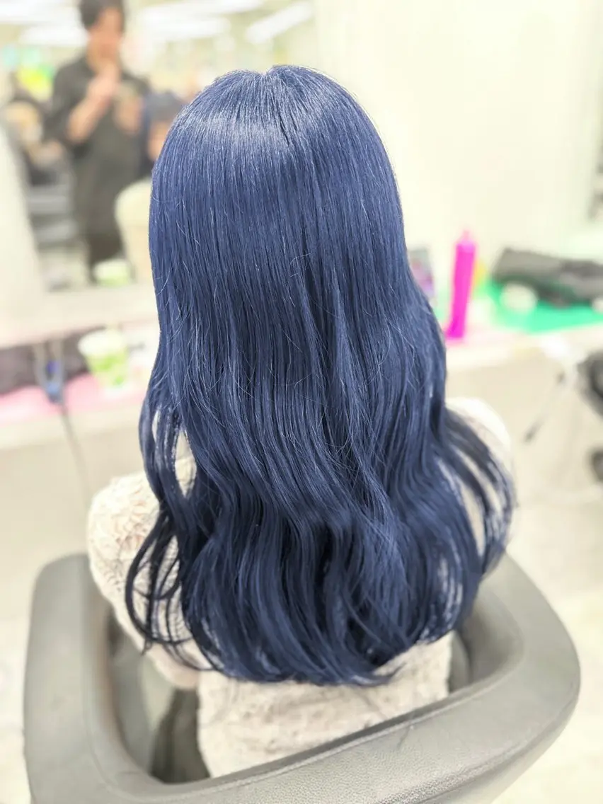 セミロング カラー ヘアアレンジ 黒髪 ブルーカラー ブルーブラック ネイビーカラー ヘアカラー トリートメント ヘアセット 🫧モテる💗ダメー ジレスハイトーン🫧のヘアスタイル