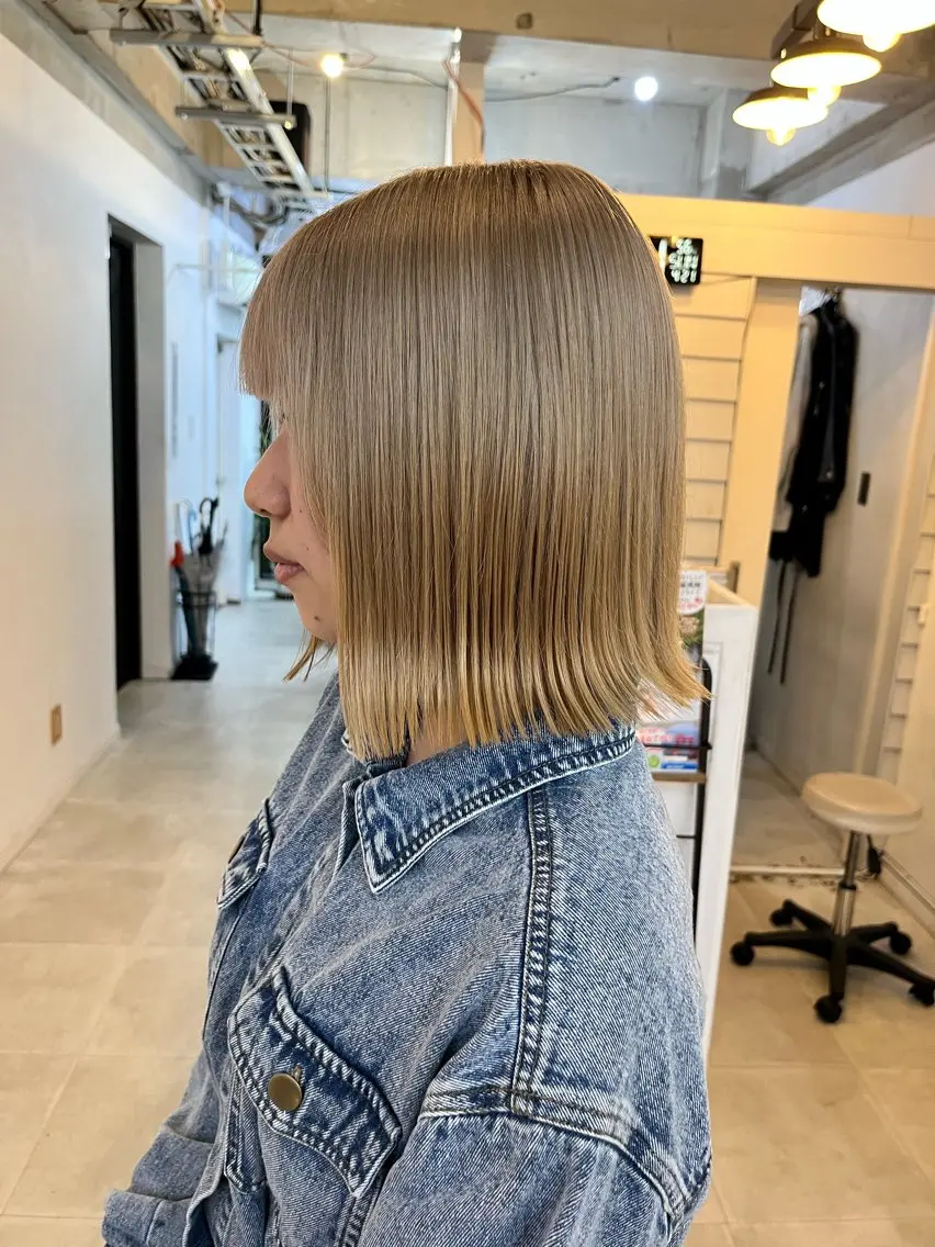 ショート カラー ベージュカラー カット ヘアカラー トリートメント ブリーチ有無Wカラー メンズパーマ大成のヘアスタイル