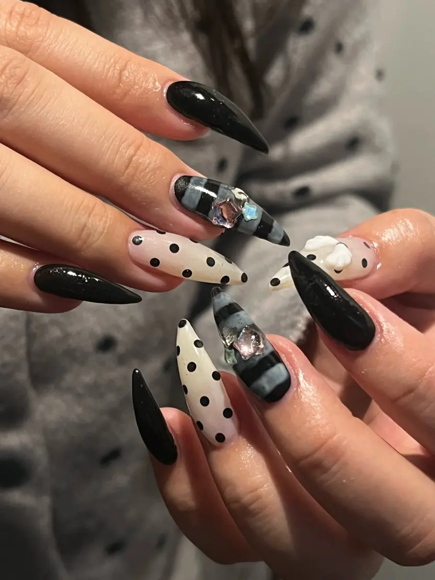 ネイル ハンドネイル Hata nail 🎀個性派ニュアンスのネイルデザイン