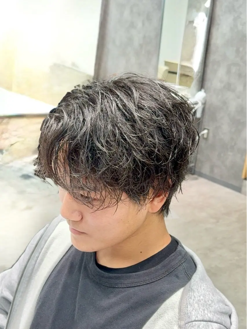 メンズ センターパート ダウンパーマ フェザーパーマ カルマパーマ メンズ韓国風 カット パーマ 垢抜けへの近道✂️ メンズ縮毛矯正/齊藤のヘアスタイル