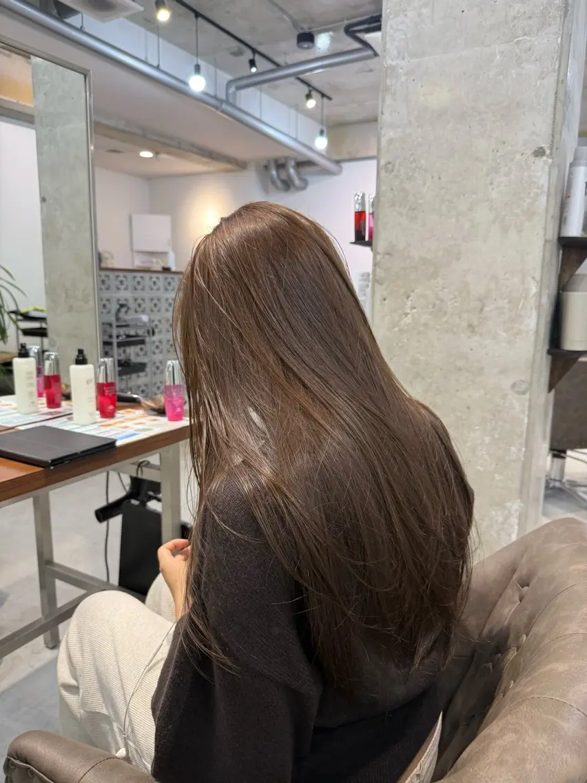 ロング カラー カット ヘアカラー トリートメント カイリ /レイヤーカットのヘアスタイル