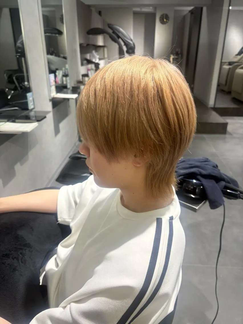 ミディアム カラー メンズ メンズブリーチ ベージュカラー ブリーチ カット ヘアカラー フェザーパーマ/ ダブルカラー/藤田のヘアスタイル