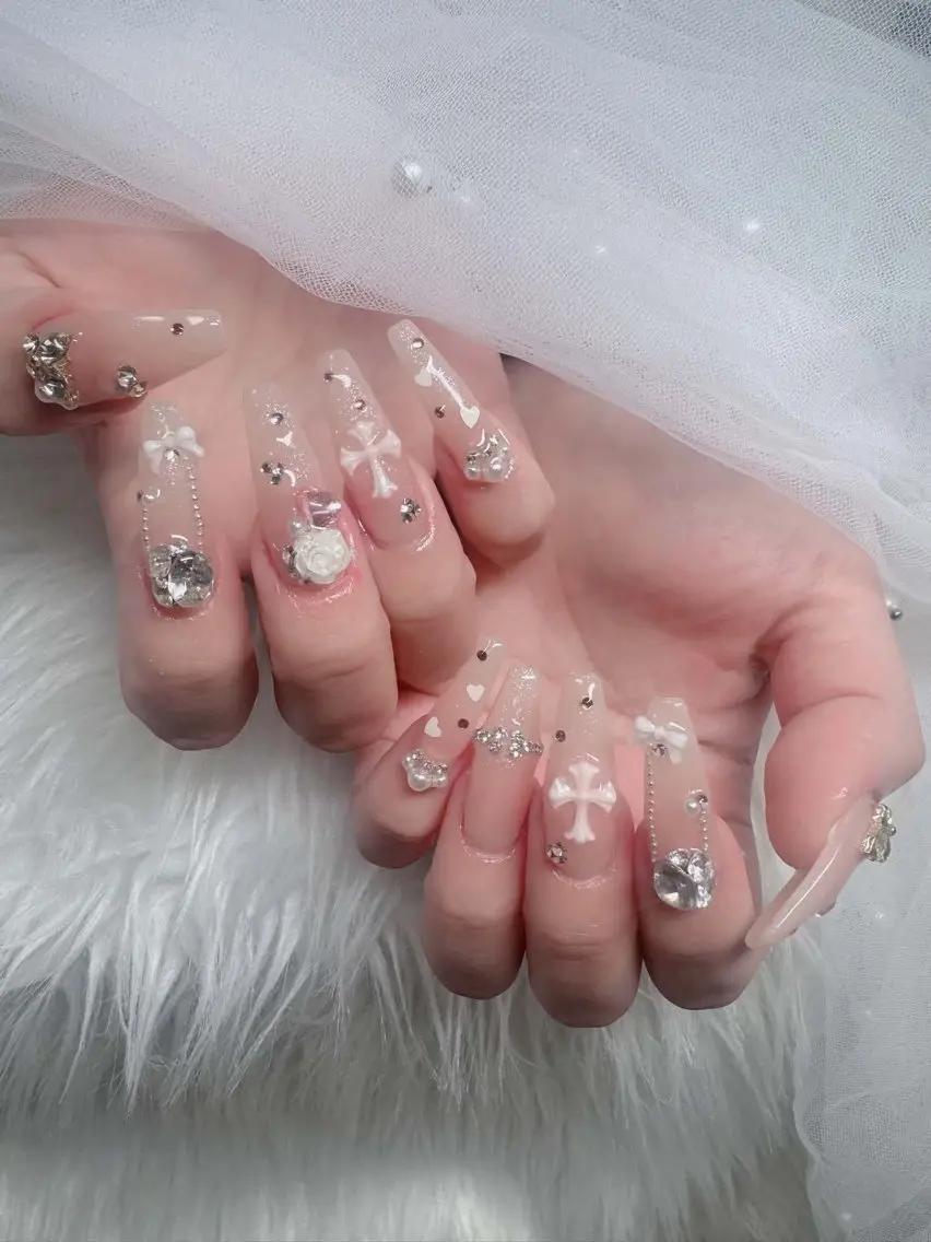 ネイル チークネイル フレンチネイル キラキラネイル 韓国ネイル マグネットネイル ハンドネイル yuuna hbabynailのネイルデザイン