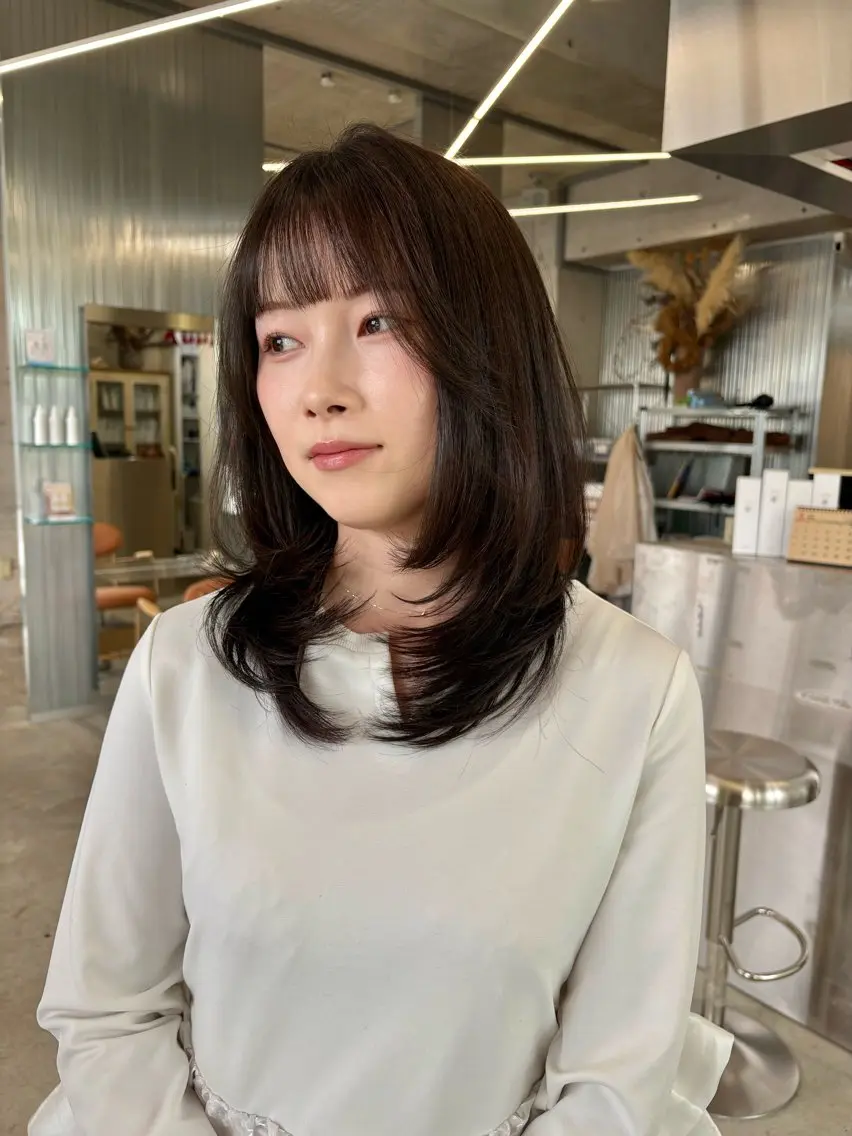 ミディアム カラー レイヤーカット カット ヘアカラー YUIMARL / 𝐂𝐇𝐈𝐊𝐀のヘアスタイル