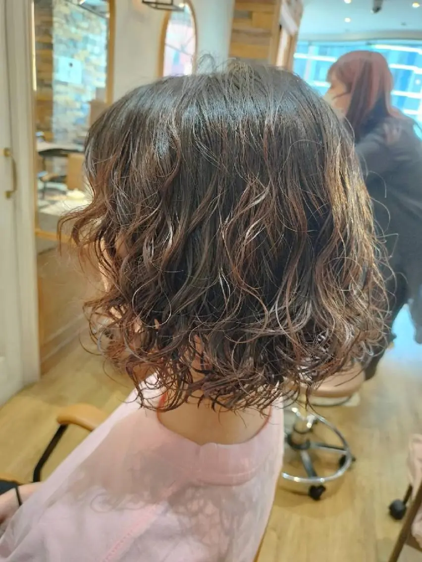簡単スタイリング🪞✨似合わせカット+パーマ+トリートメントの写真