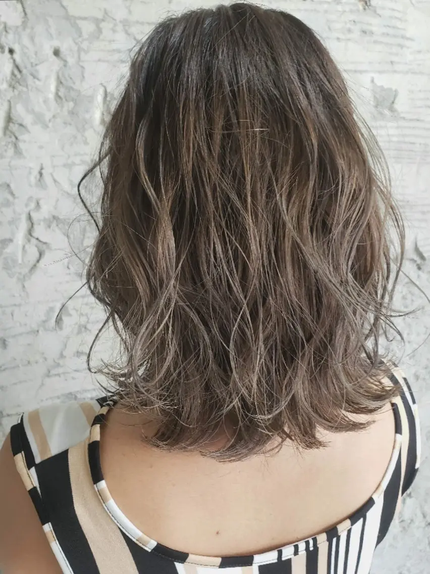 ミディアム ハイライト ✂ AYAのヘアスタイル