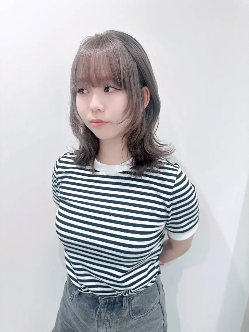ミディアム カラー ヘアカラー トリートメント 小顔レイヤー/ ベージュ🤍Rieのヘアスタイル