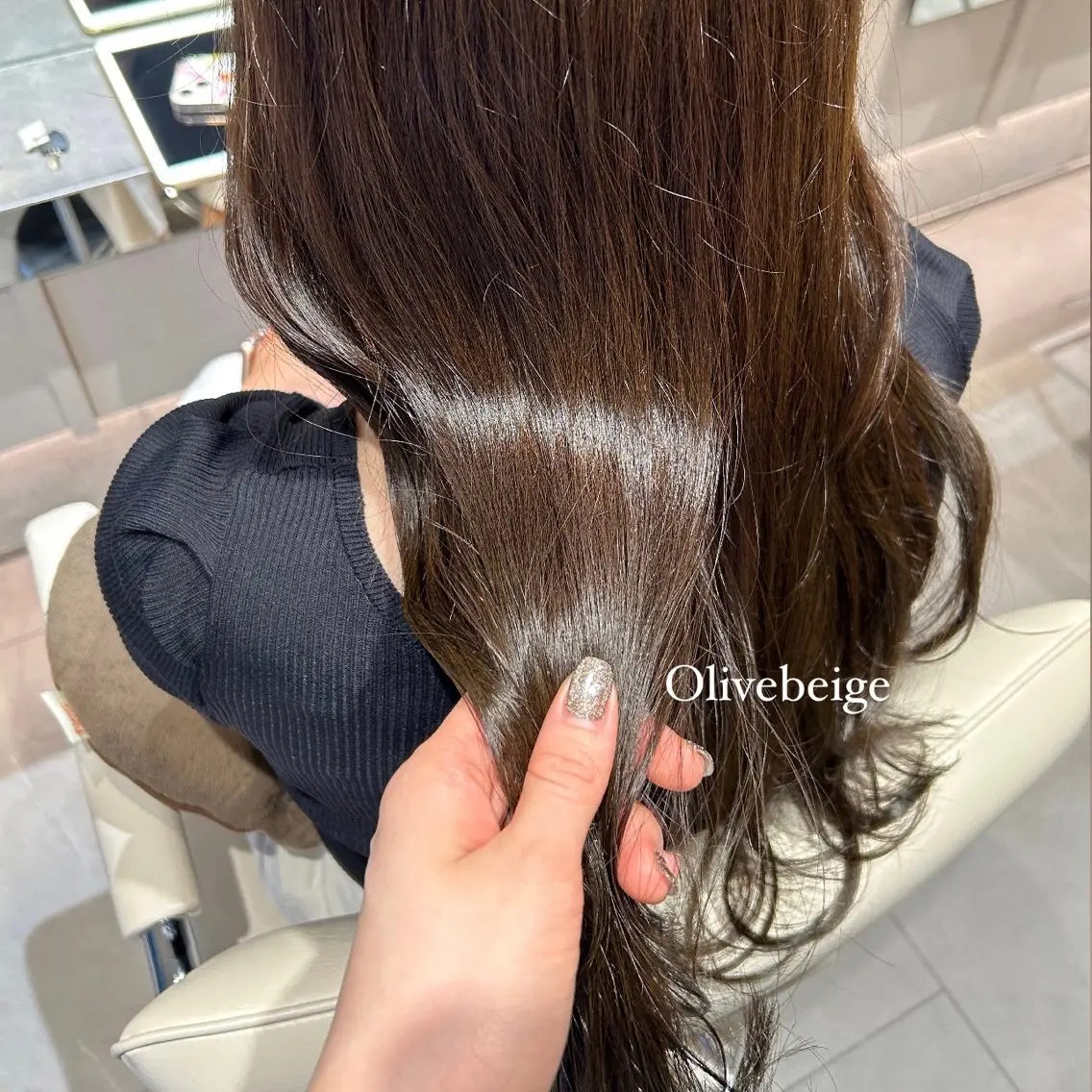 ロング カラー ベージュカラー ダブルカラー オリーブベージュ 艶感/ナチュラル 🌿マアヤのヘアスタイル