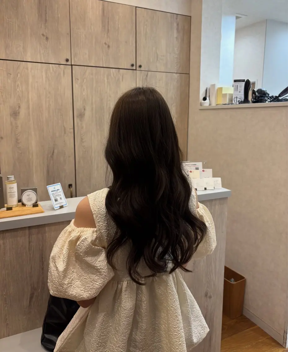 セミロング カラー オリーブカラー 透明感カラー🌿 moeのヘアスタイル