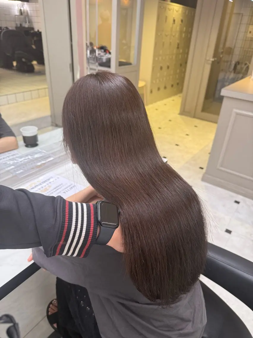 ロング カラー ブラウンカラー ダークブラウン カット ヘアカラー 韓国風グレージュ 🤍たくみ🤍のヘアスタイル