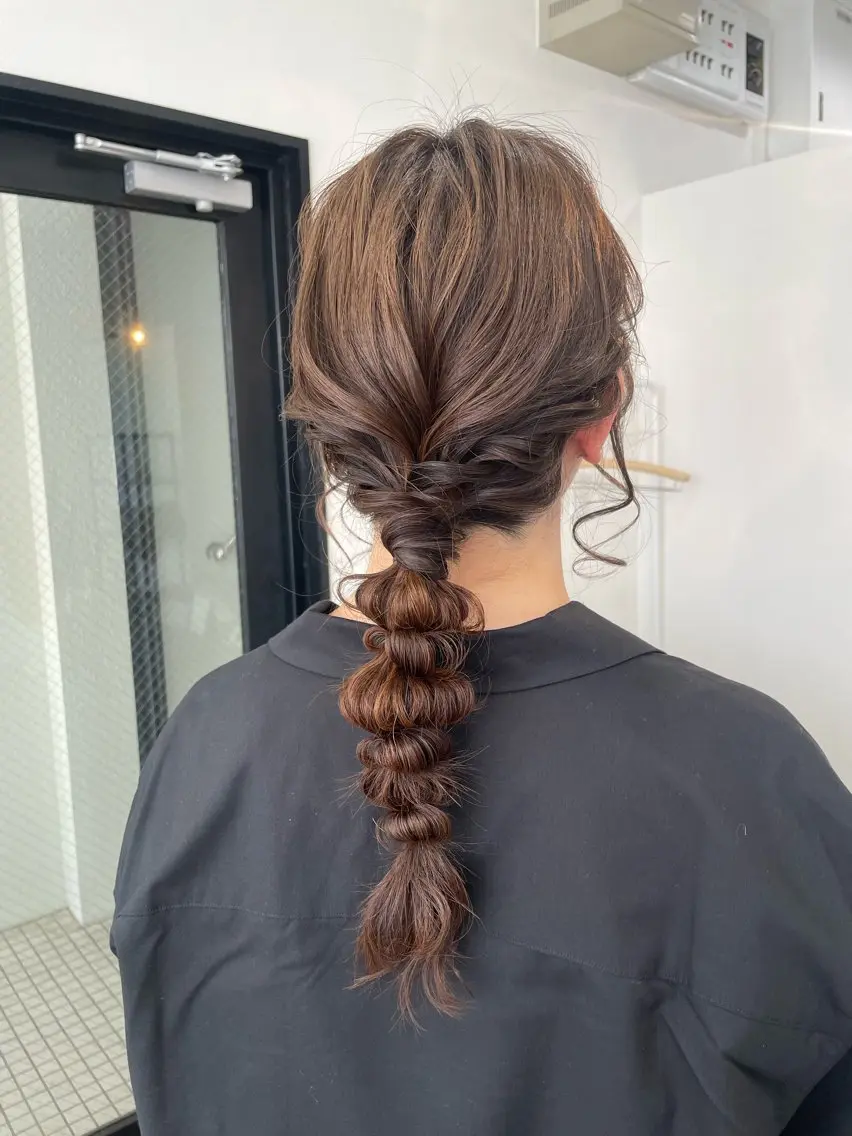 セミロング ヘアアレンジ ヘアセット uru" すずきさゆりのヘアスタイル