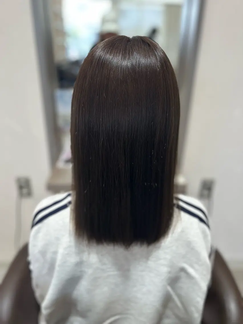 セミロング カラー ヘアカラー 大西 葵のヘアスタイル