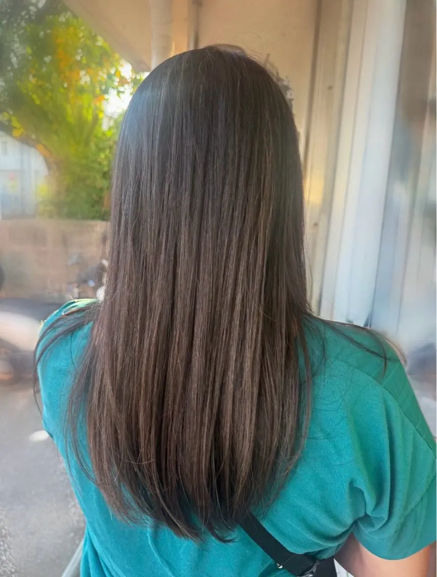 ロング アッシュ カット ヘアカラー トリートメント アダニヤ ナツキのヘアスタイル