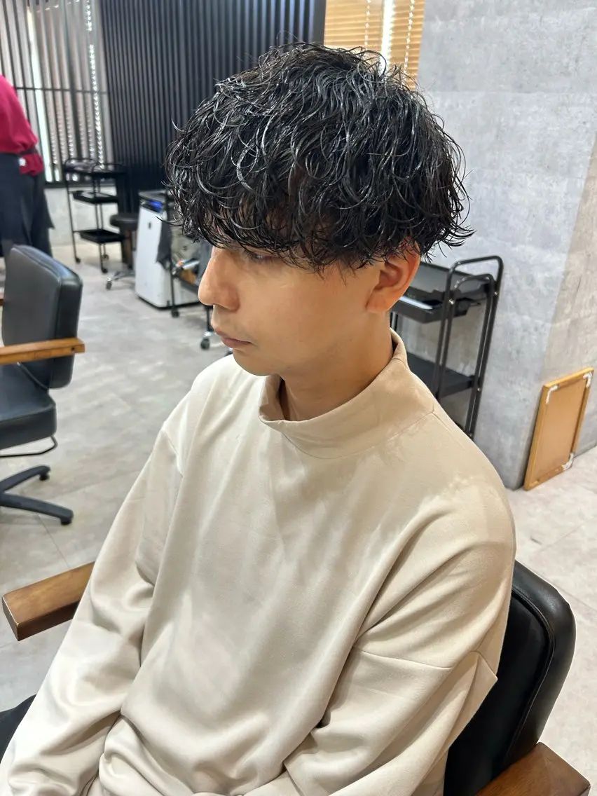 ショート パーマ メンズ 勝毛 広貴のヘアスタイル