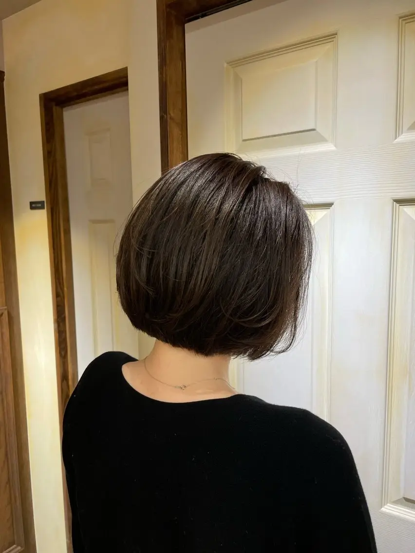 ショート ボブ 河上 麻衣/白髪ぼかしのヘアスタイル