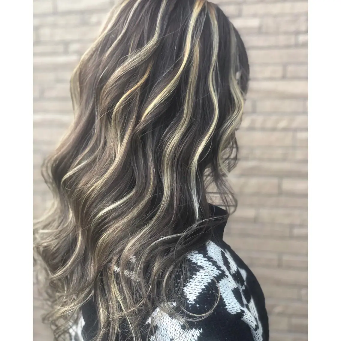 ロング カラー ヘアアレンジ バレイヤージュ デザインカラー グラデーションカラー ハイライトカラー ハイトーンカラー アンドウ ユウ/ レイヤーカット/韓国のヘアスタイル