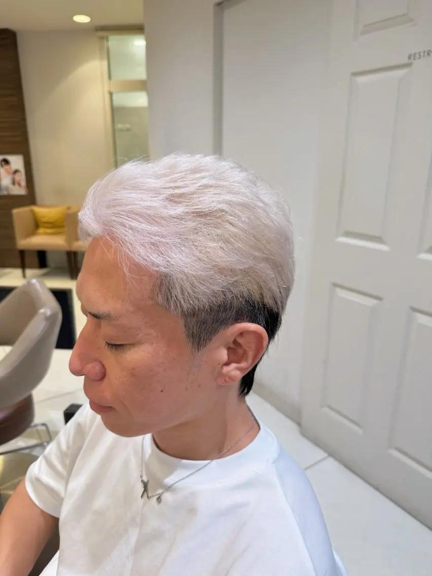 カラー メンズ カット ヘアカラー ハイトーンカラー☁️ 西條 楓花のヘアスタイル