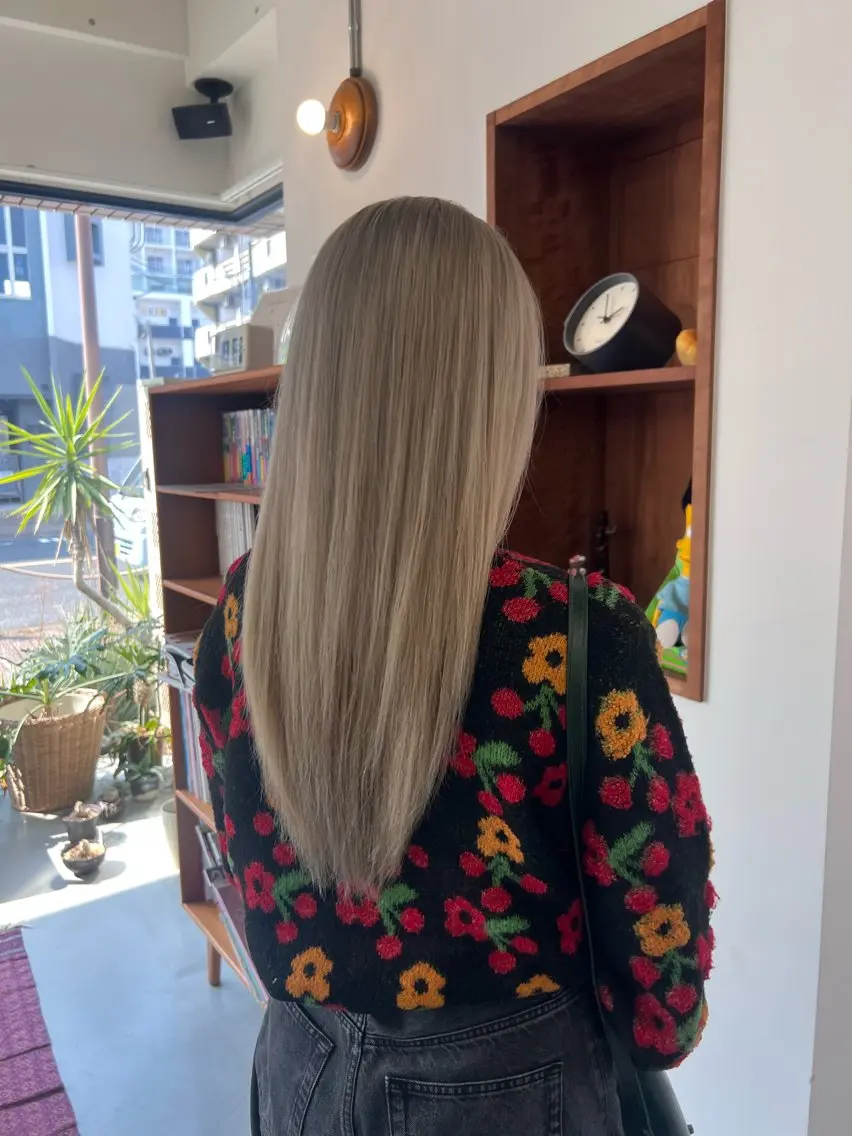 ロング 石川 実咲のヘアスタイル