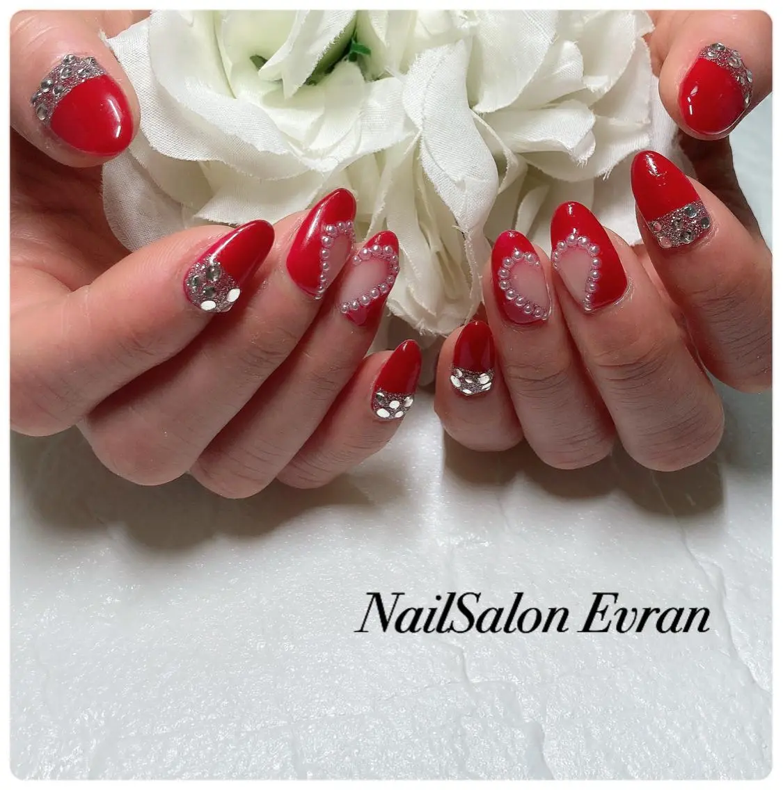 ネイル 赤色 ハンドネイル Nail salon Evranのネイルデザイン