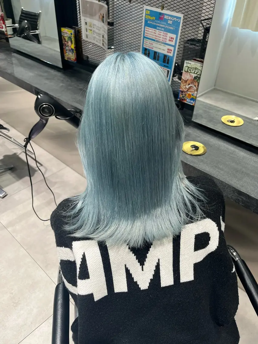 ミディアム カラー ブリーチ エメラルドグリーン ヘアカラー トリートメント ゆな🎀ハイトーン /レイヤーのヘアスタイル