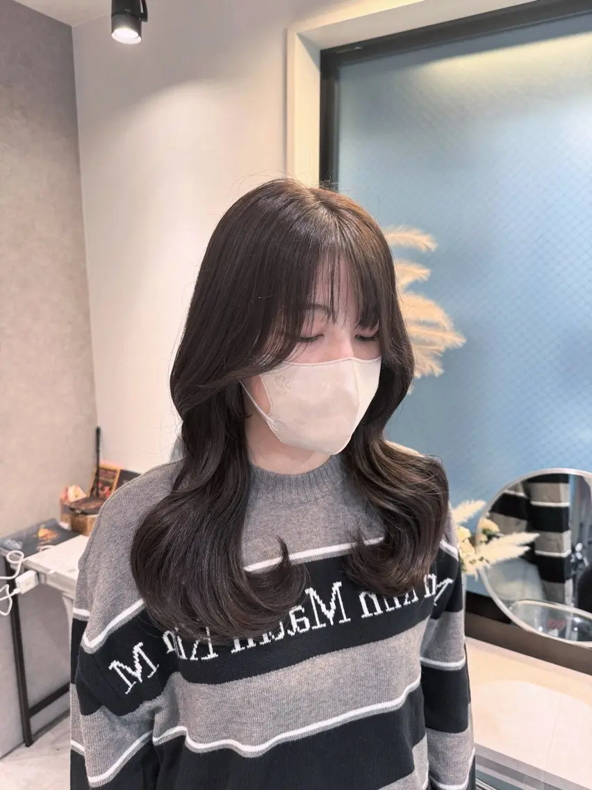 セミロング カラー ヘアアレンジ グレージュ くびれヘア レイヤーカット 💖韓国ヘアの匠 💖TAKUMI💖のヘアスタイル
