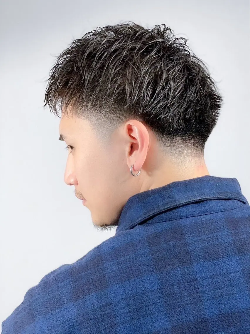 ショート メンズ フェードカット スキンフェード フェード×パーマ 🌟れな🌟のヘアスタイル