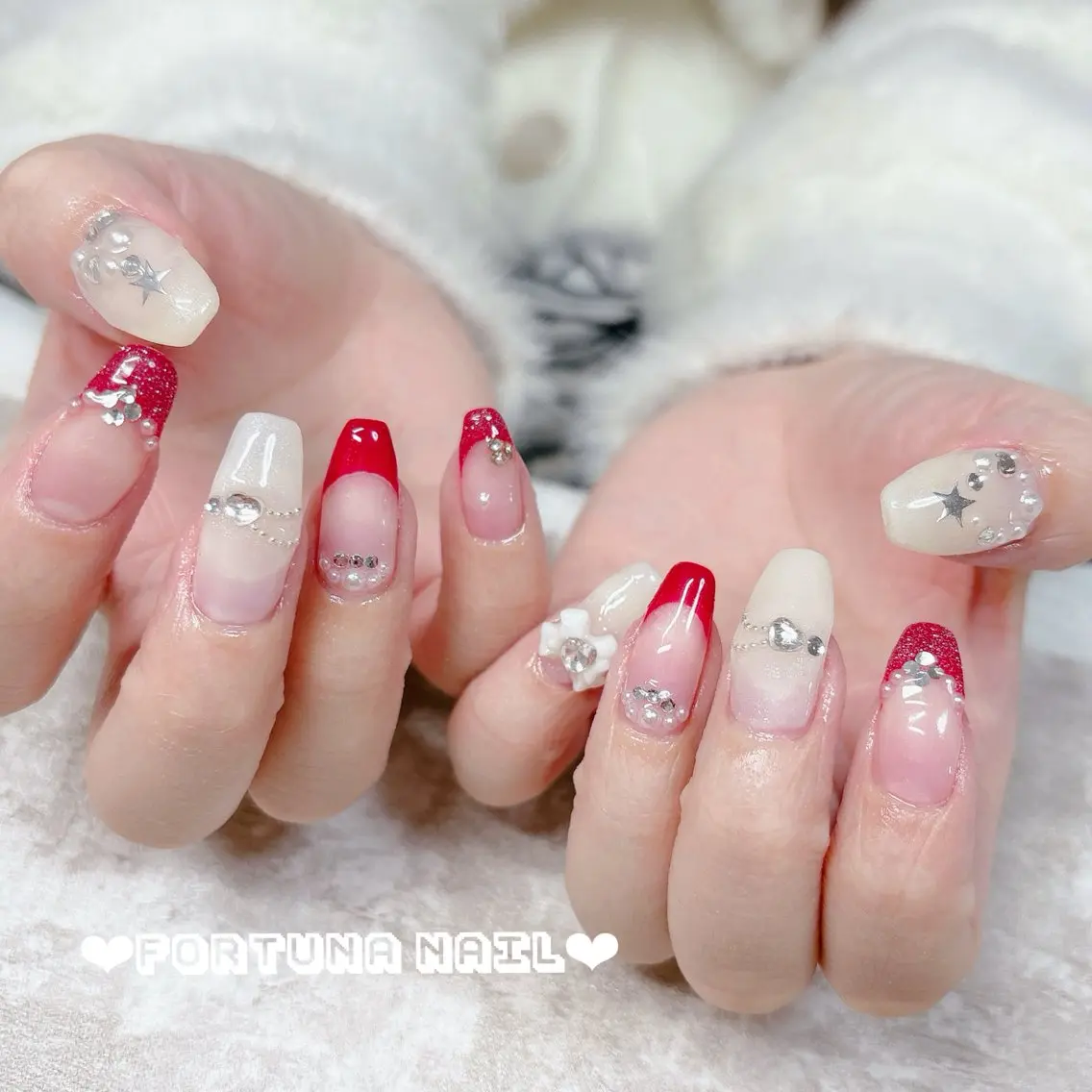 ネイル 持ち込み リボン 冬ネイル クリスマス Nail •Head スパFortunaのネイルデザイン