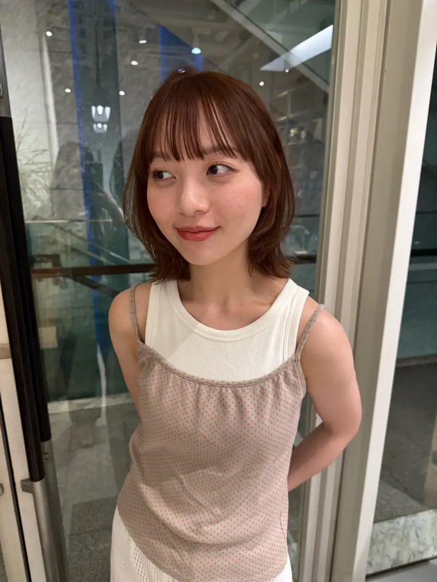 ミディアム レイヤーカット 外ハネヘア 表参道SHEA Am iのヘアスタイル