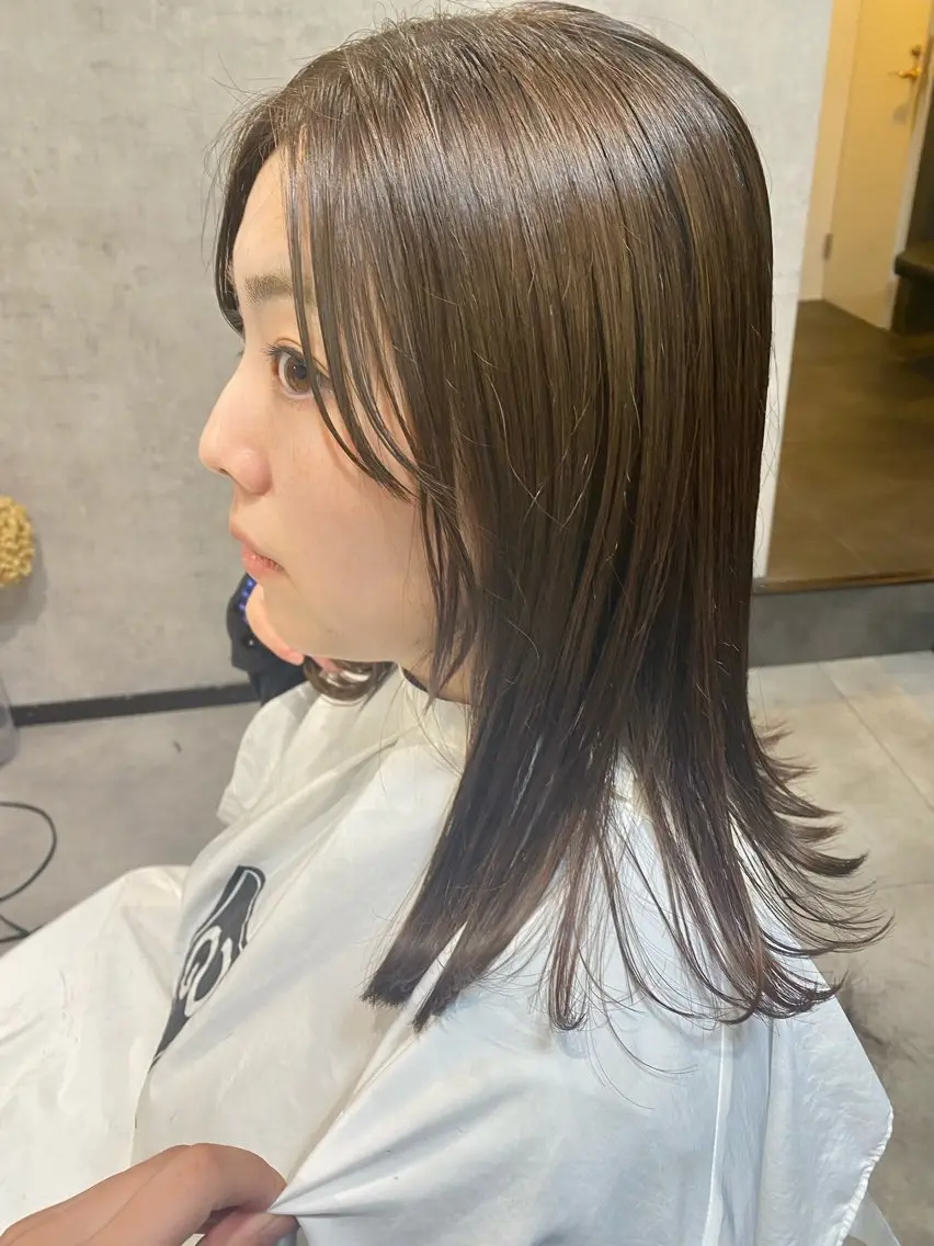 セミロング レイヤーカット 川本 葵のヘアスタイル