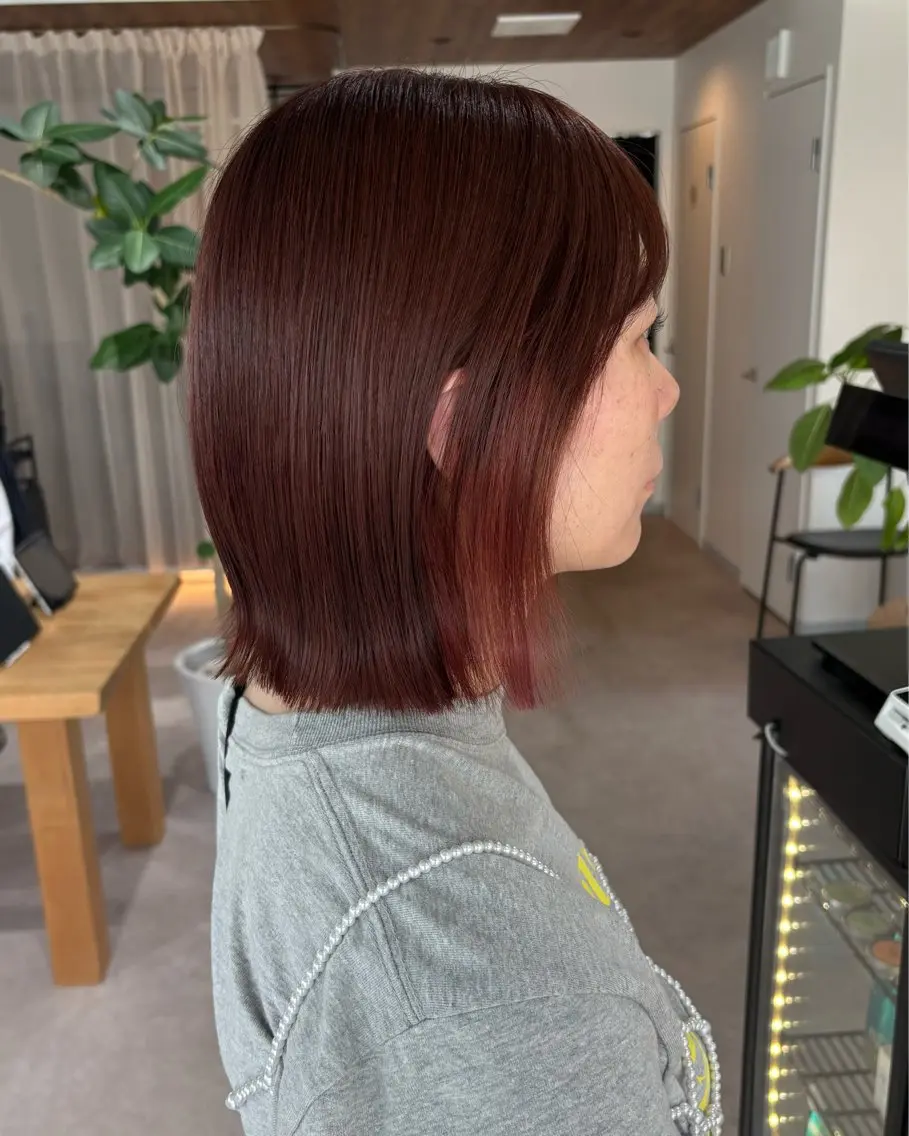 ショート カラー 切りっぱなしボブ ブラウンカラー ピンクカラー ピンクブラウン ボブ ヘアカラー aina / n.w.hのヘアスタイル