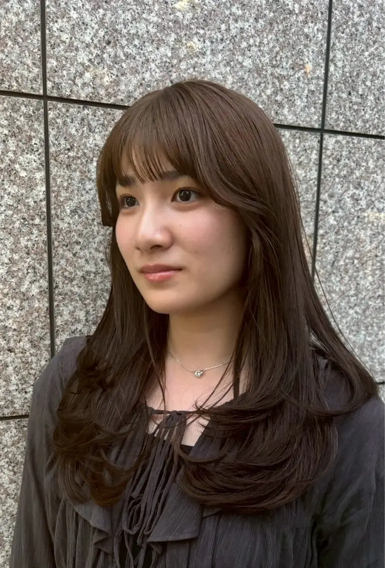 ロング カラー レイヤーカット カット ヘアカラー 安達 咲のヘアスタイル