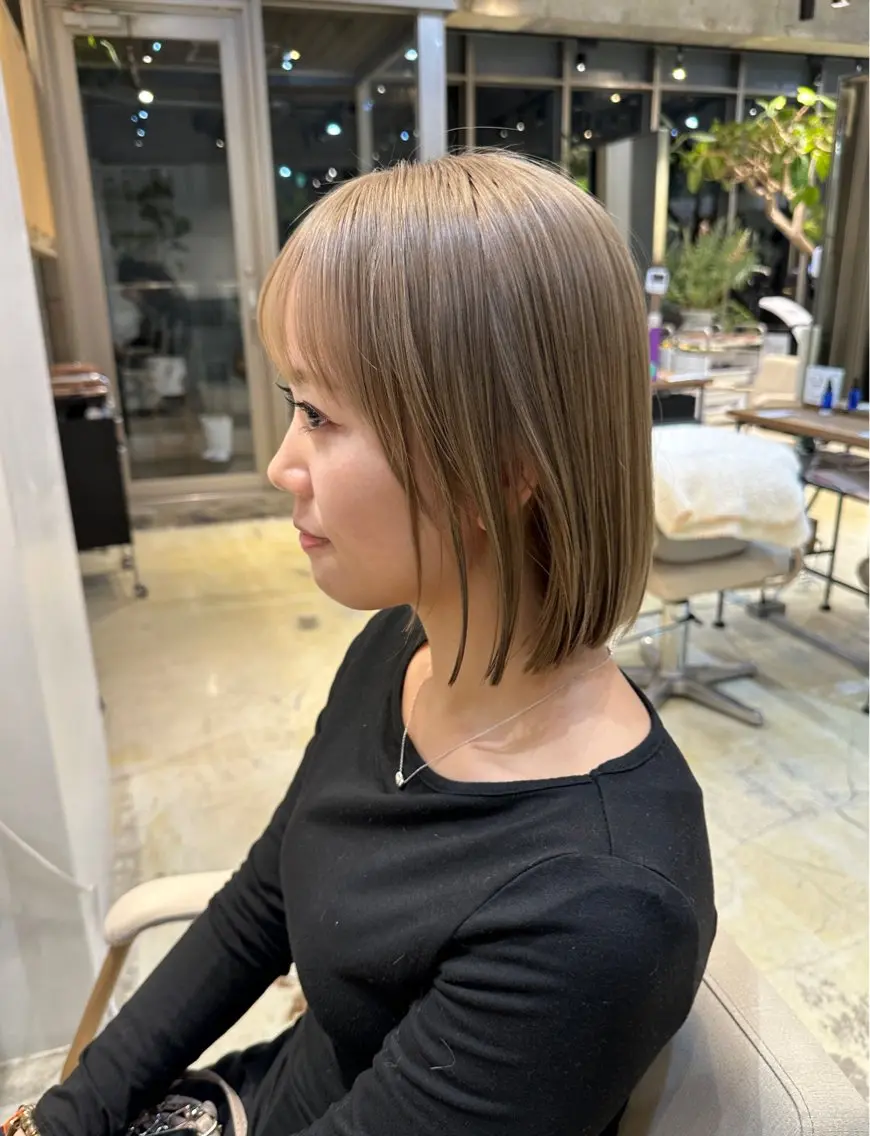 ミディアム カラー ハイトーンレイヤー 顔まわりSOTAのヘアスタイル
