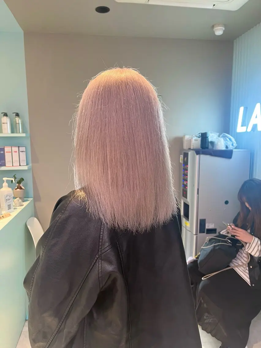 ミディアム カラー ヘアカラー トリートメント ブリーチカラー 🩵MIZUKIのヘアスタイル