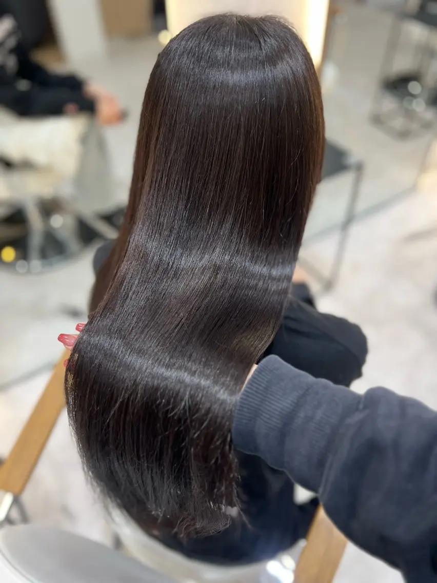 ロング カット トリートメント Zina aimiのヘアスタイル