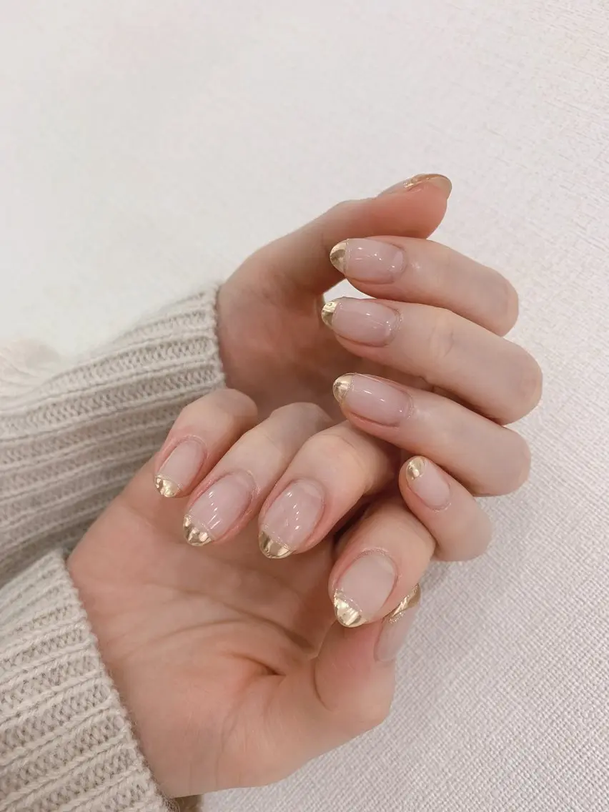ネイル フレンチネイル キラキラネイル 韓国ネイル ワンホンネイル 冬ネイル Rainbow Nailのネイルデザイン
