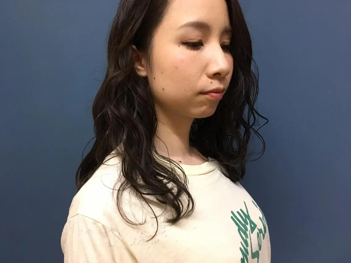 セミロング カラー パーマ 山中 直輝のヘアスタイル
