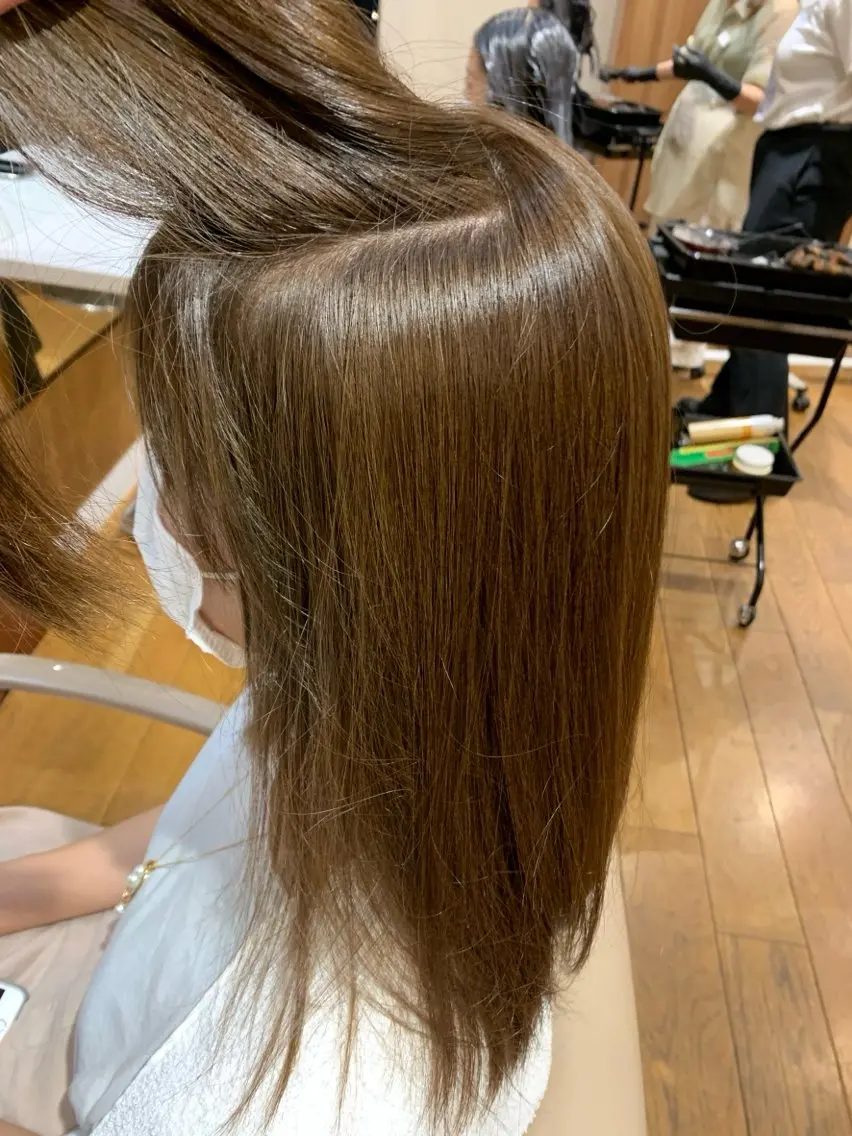 ミディアム カラー コバヤシ ユメのヘアスタイル