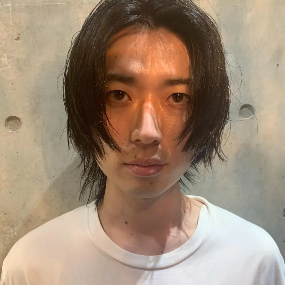 カラー メンズ メンズウルフカット ウルフカット カット ウルフ、レイヤー 、メンズカットSHOのヘアスタイル